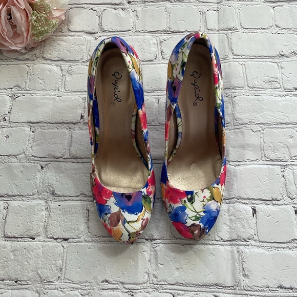 Qupid Floral Pumps - Picture 2 of 5